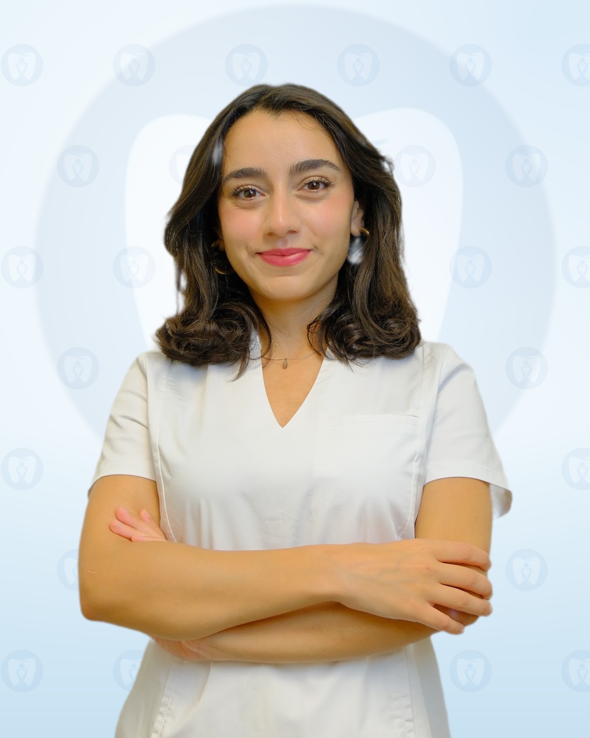 Dt. Zeynep Ahi, dentist in Istanbul at İkon Dental (aesthetic and restorative dentistry)